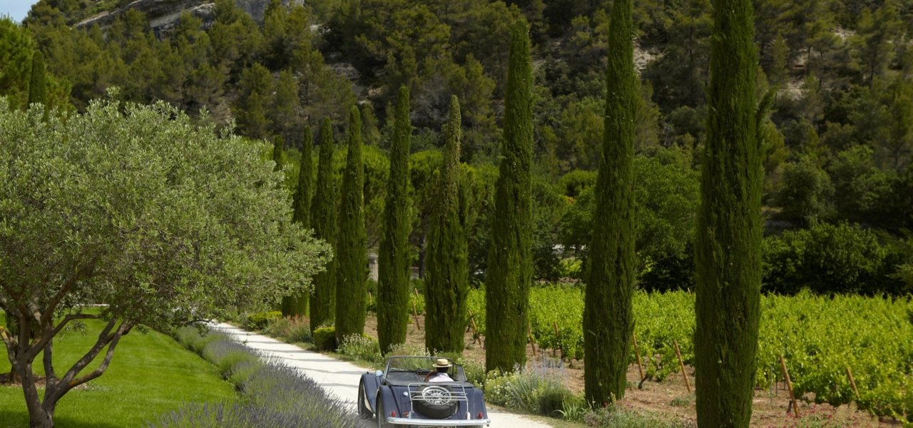 hotel entrance in the vineyards